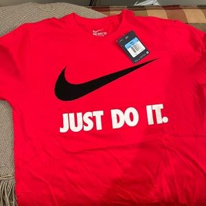 Men’s medium Nike t-shirt in red